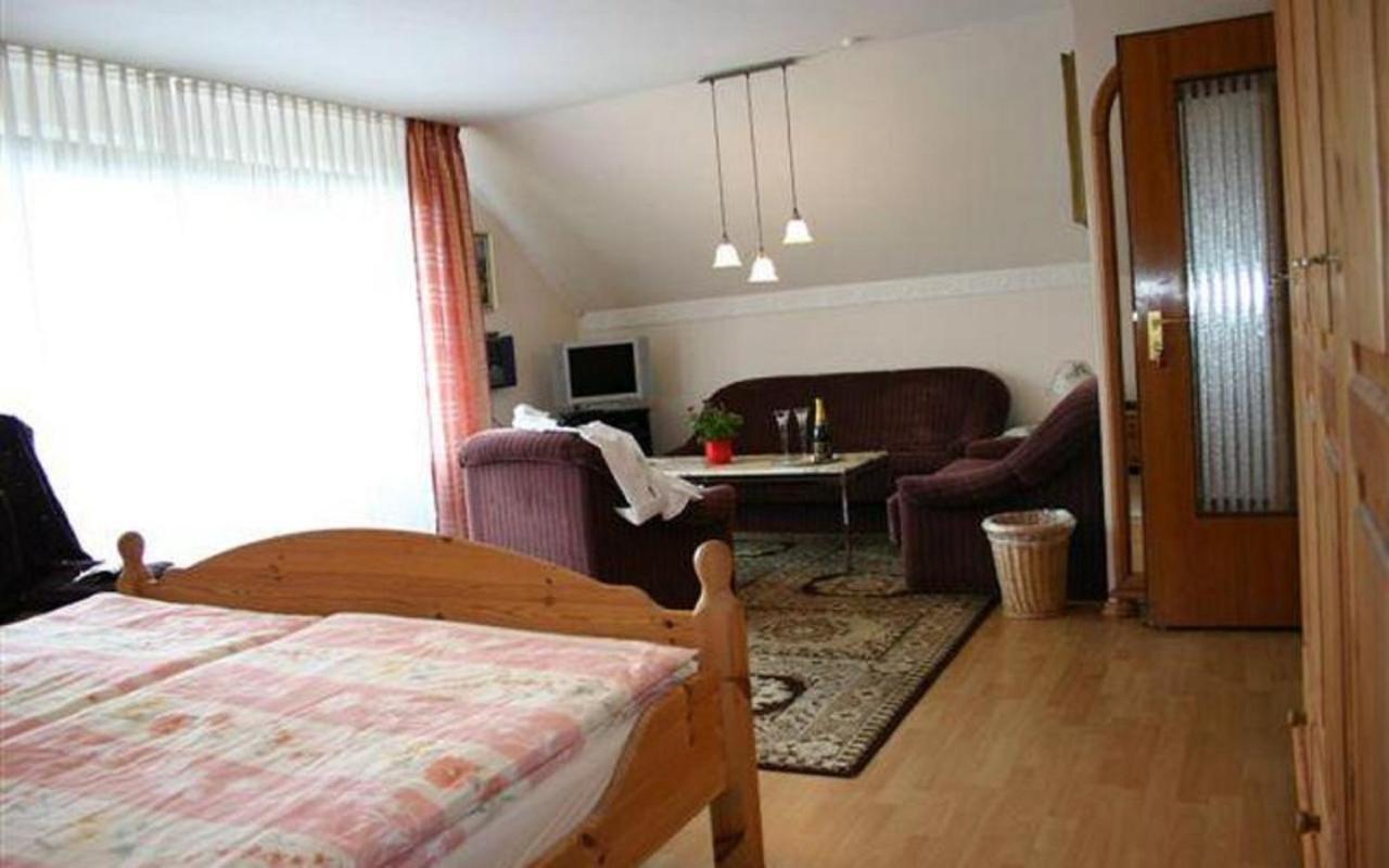 Pension Haus Zum Schlehenberg バイロイト エクステリア 写真